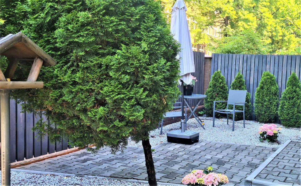 Urabn Apartments Studio With Garden No 2A Chorzow Katowice Free Private Parking, Self Check-In Dış mekan fotoğraf