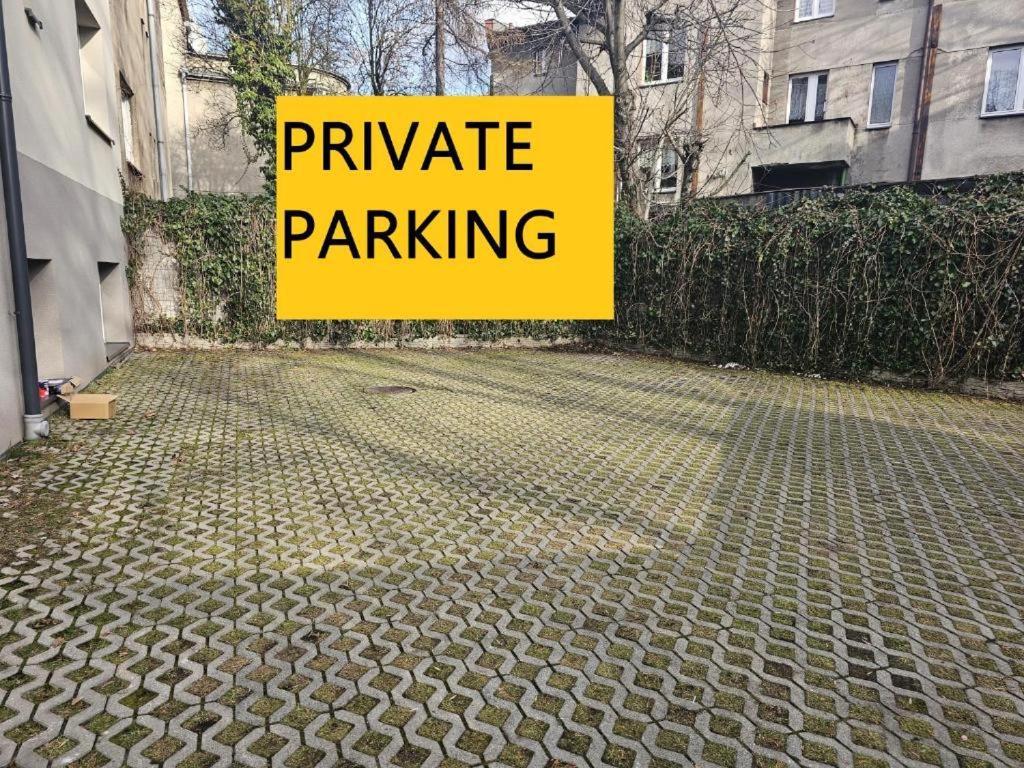 Urabn Apartments Studio With Garden No 2A Chorzow Katowice Free Private Parking, Self Check-In Dış mekan fotoğraf